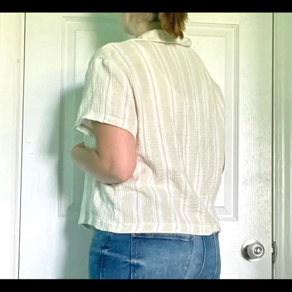 short-sleeved stripped linen button down - Picture 3 of 4